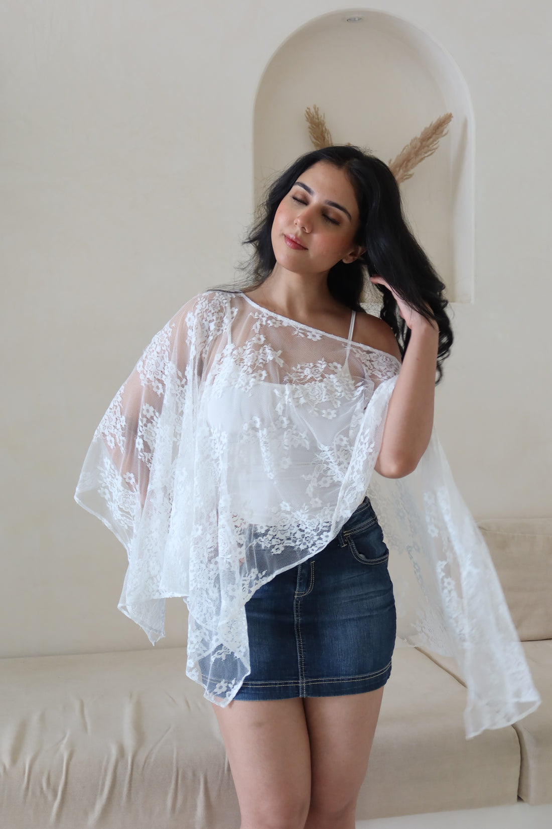 Amour Lace Cape